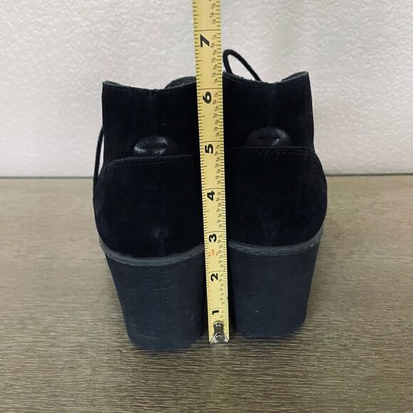 Clarks Collection Black Suede Lace-Up Ankle Boots 10 - Picture 4 of 9